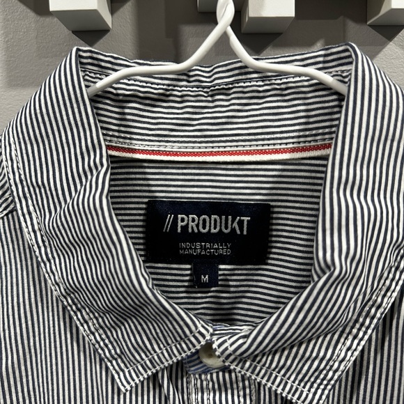 Men’s Medium Button Down - Picture 2 of 3